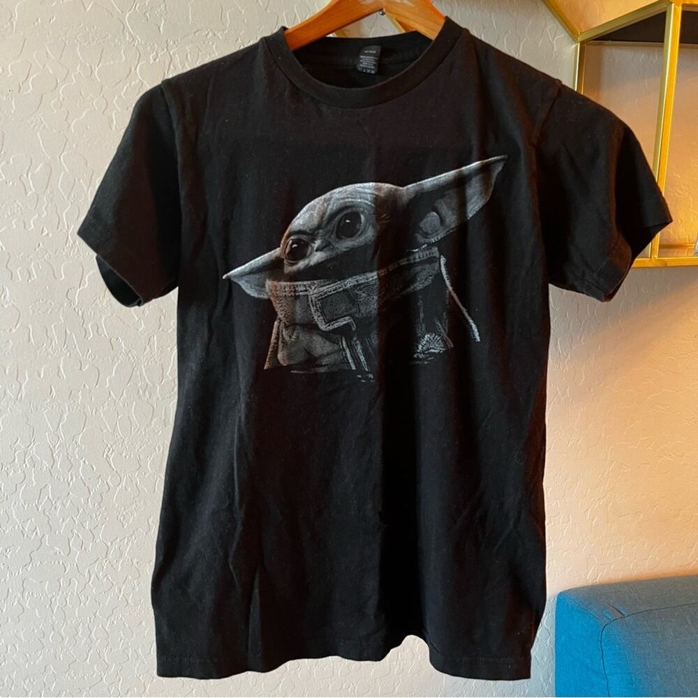 Tultex black Star Wars Baby Yoda Grogu Mandalorian tee shirt mens size small S
